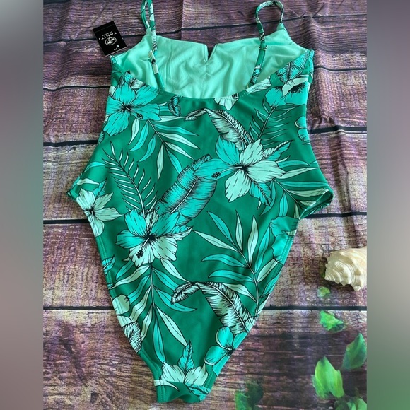 One Piece Bikini - Picture 10 of 11